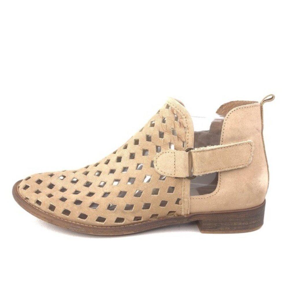 Musse & Cloud Caila Perforated Ankle Booties 8